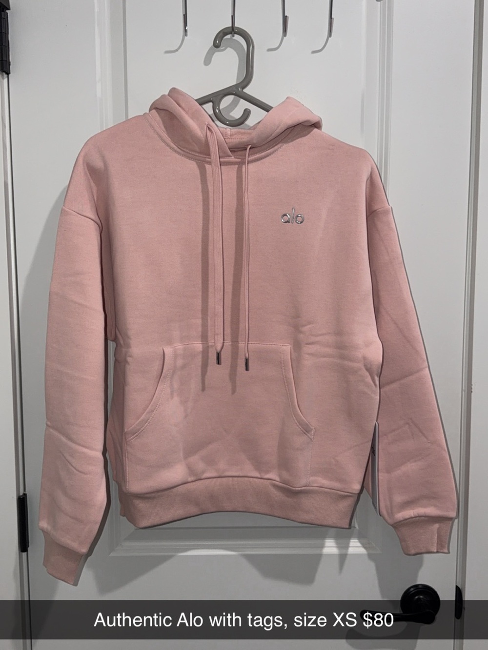 ALO Yoga Unisex Pullover Hoodie in Ballet Pink